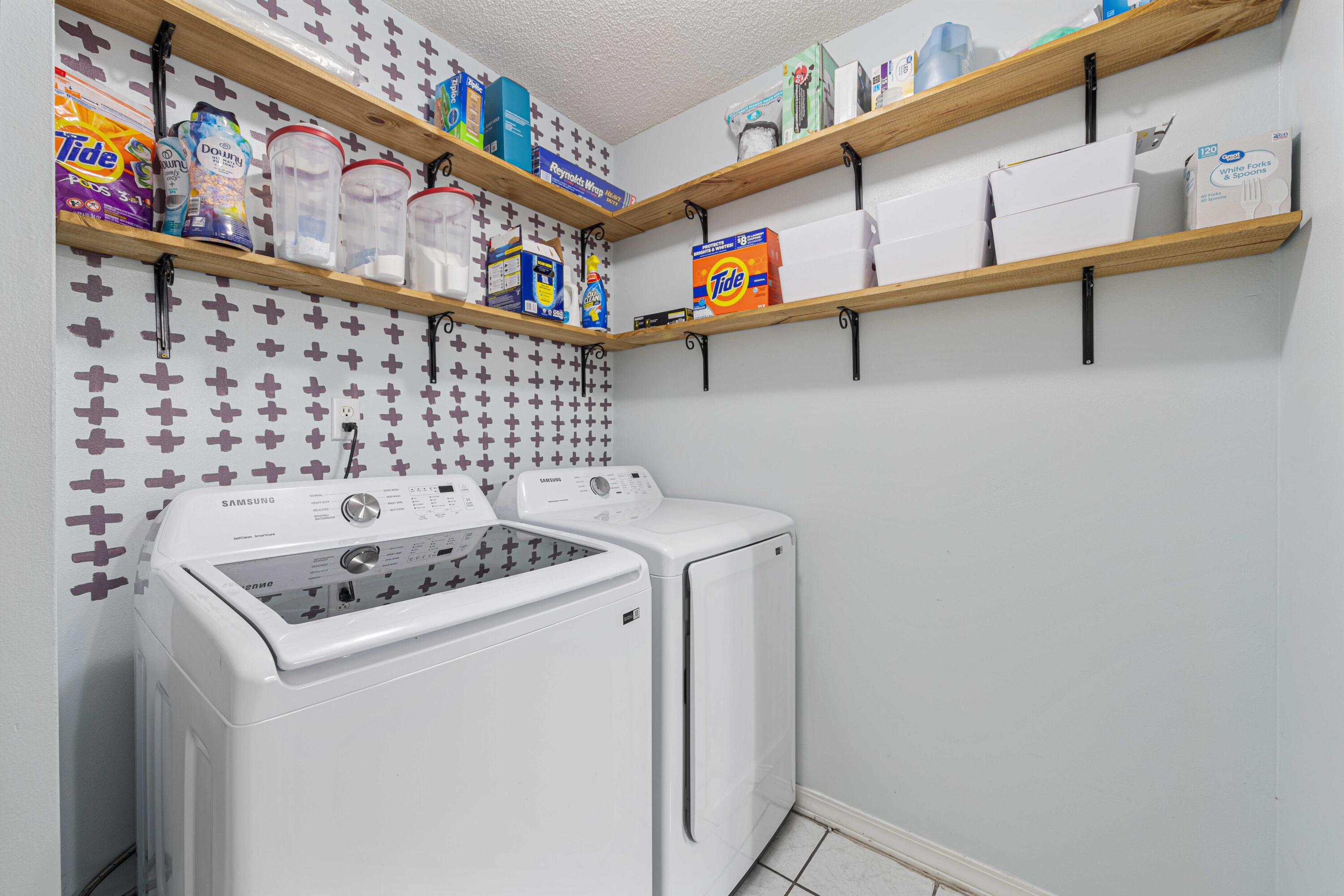 1920 Seahawk Lane Navarre, FL 32566 - Photo 14 of 30 a utility room with dryer and washer
