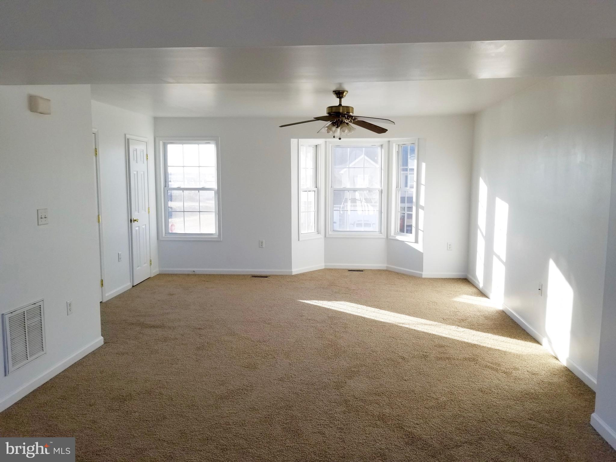 107 Fuzzy Tail Drive Ranson, WV 25438 - Photo 5 of 30 Living Room