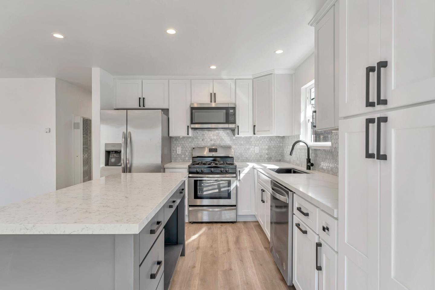 2668 Quartz Street Santa Cruz, CA 95062 - Photo 15 of 37