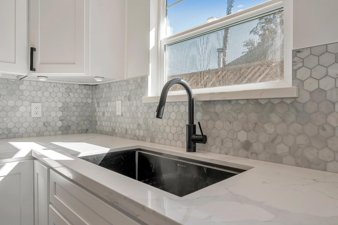 2668 Quartz Street Santa Cruz, CA 95062 - Photo 18 of 37