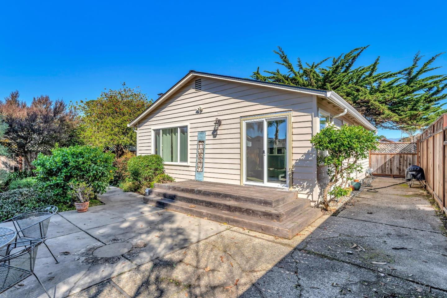 2668 Quartz Street Santa Cruz, CA 95062 - Photo 32 of 37