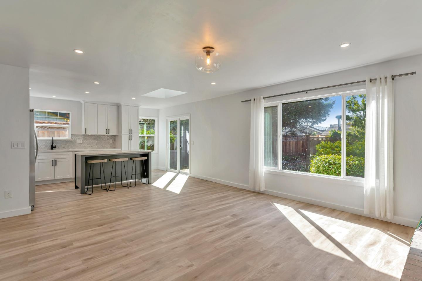 2668 Quartz Street Santa Cruz, CA 95062 - Photo 7 of 37