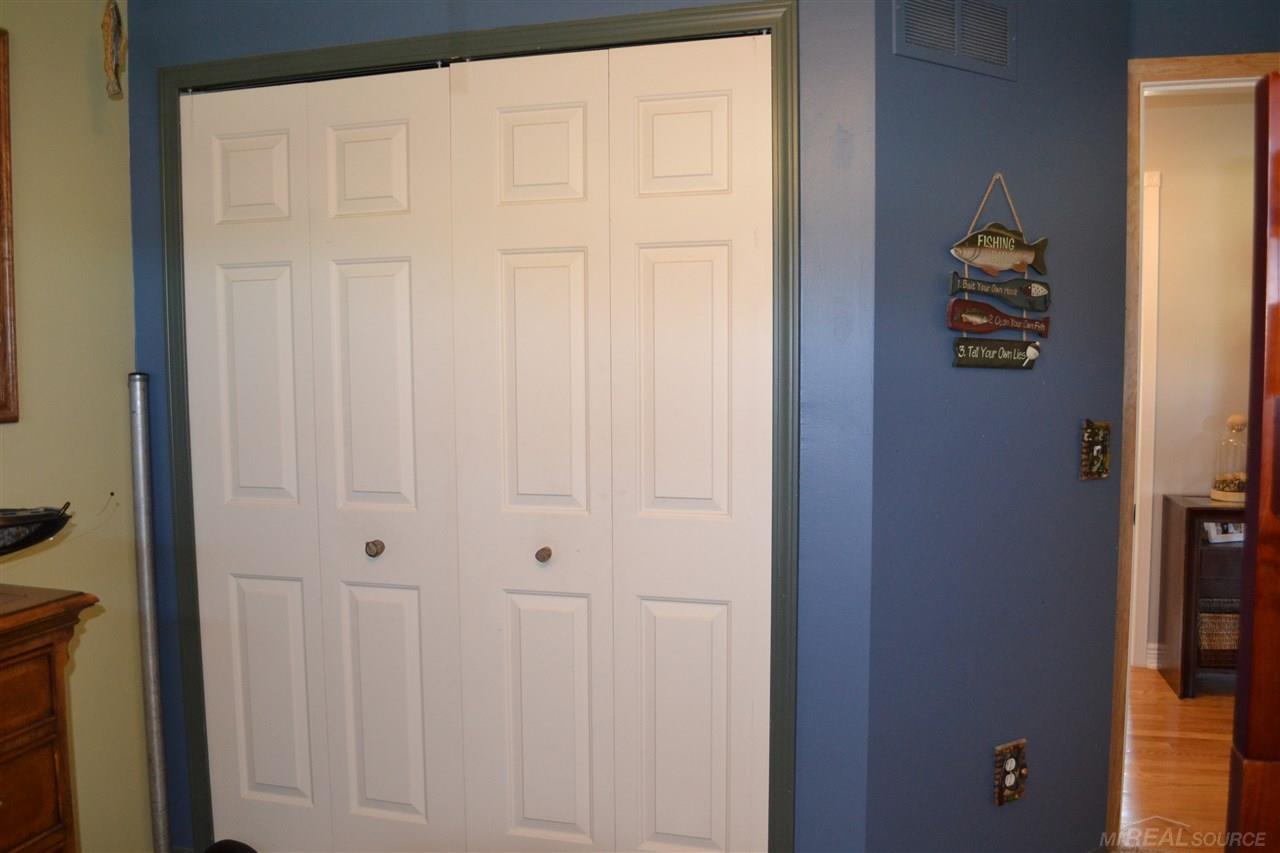 49211 Monte Road New Baltimore, MI 48047 - Photo 25 of 38 31360786-24.JPG