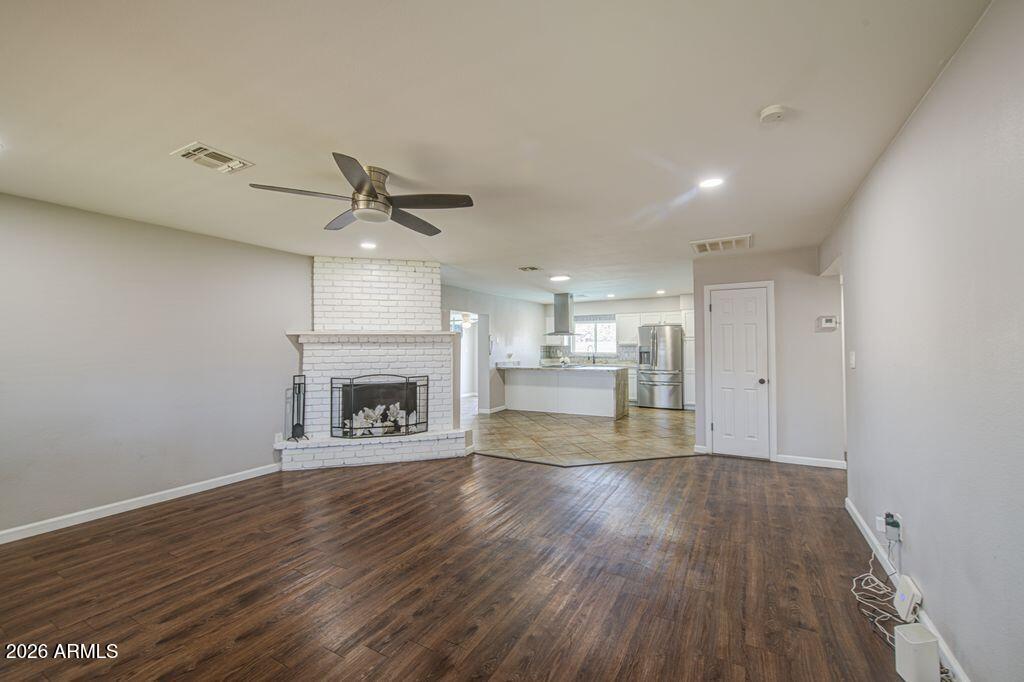 5651 West Monte Vista Road Phoenix, AZ 85035 - Photo 4 of 11 Monte Vista livingroom 26