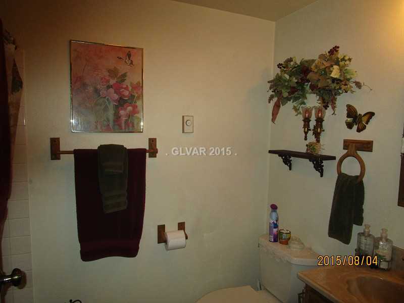 1074 Ricegrass Lane Tonopah, NV 89049 - Photo 9 of 11 Bathroom. Hall Bath