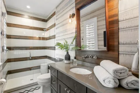 $4,000,000 | 220 North Harbor Drive, Holmes Beach, FL 34217