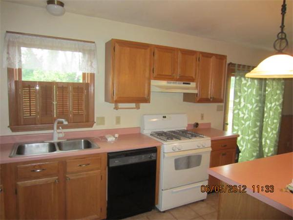 290 Caroline Street Fall River, MA 02721 - Photo 5 of 21 Gallery Image 5