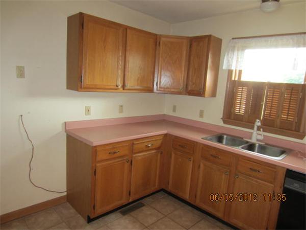 290 Caroline Street Fall River, MA 02721 - Photo 6 of 21 Gallery Image 6