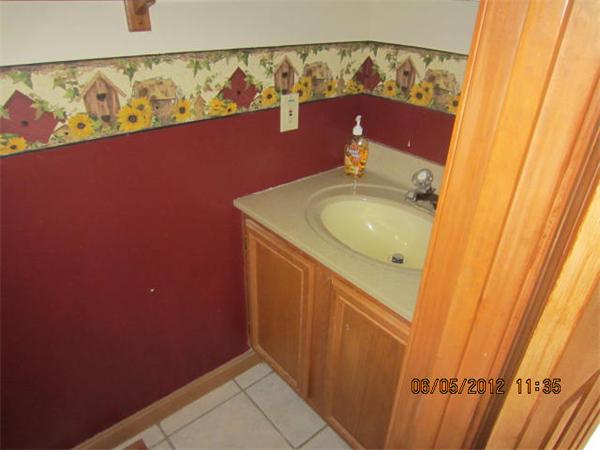 290 Caroline Street Fall River, MA 02721 - Photo 9 of 21 Gallery Image 9