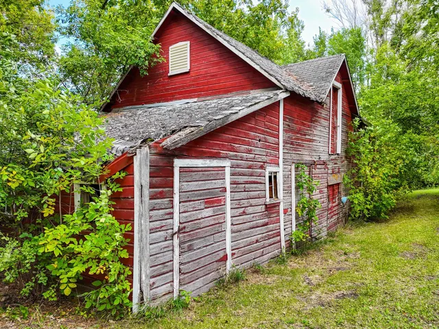 $289,500 | 34774 400th Street Southeast, Fosston, MN 56542