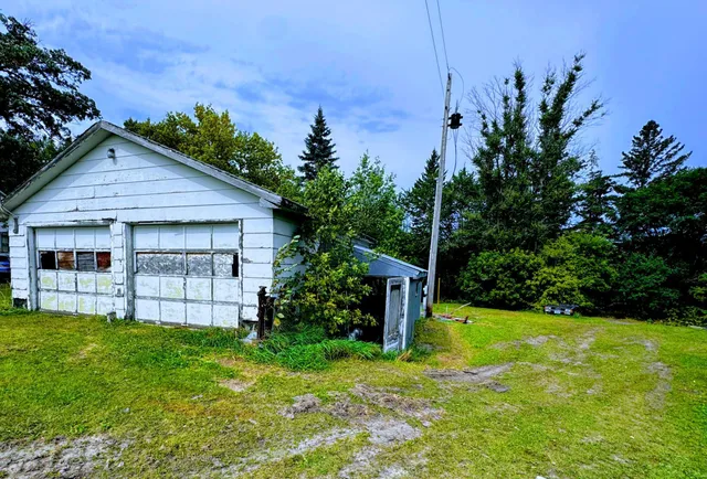 $289,500 | 34774 400th Street Southeast, Fosston, MN 56542