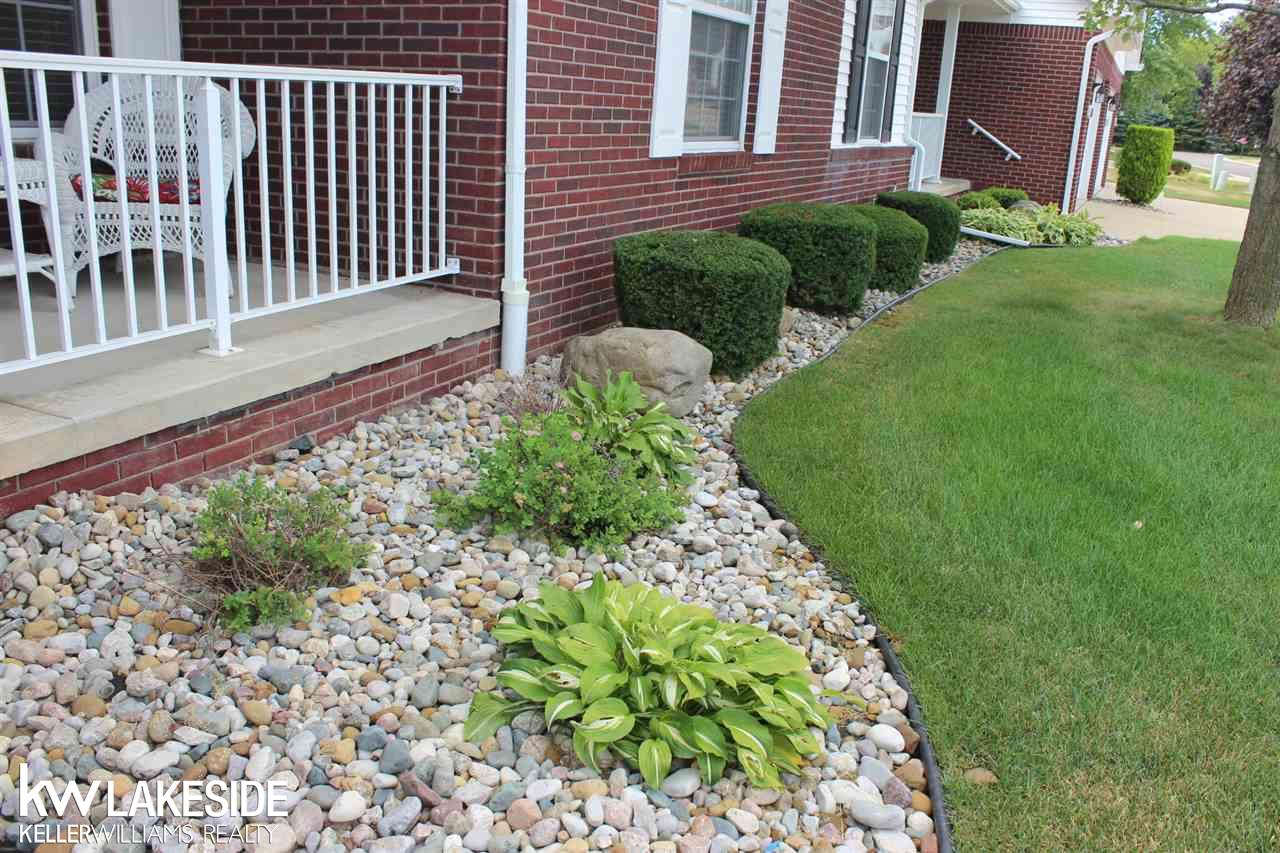 472 Newcastle Lane Romeo, MI 48065 - Photo 3 of 25 31390911-2.JPG