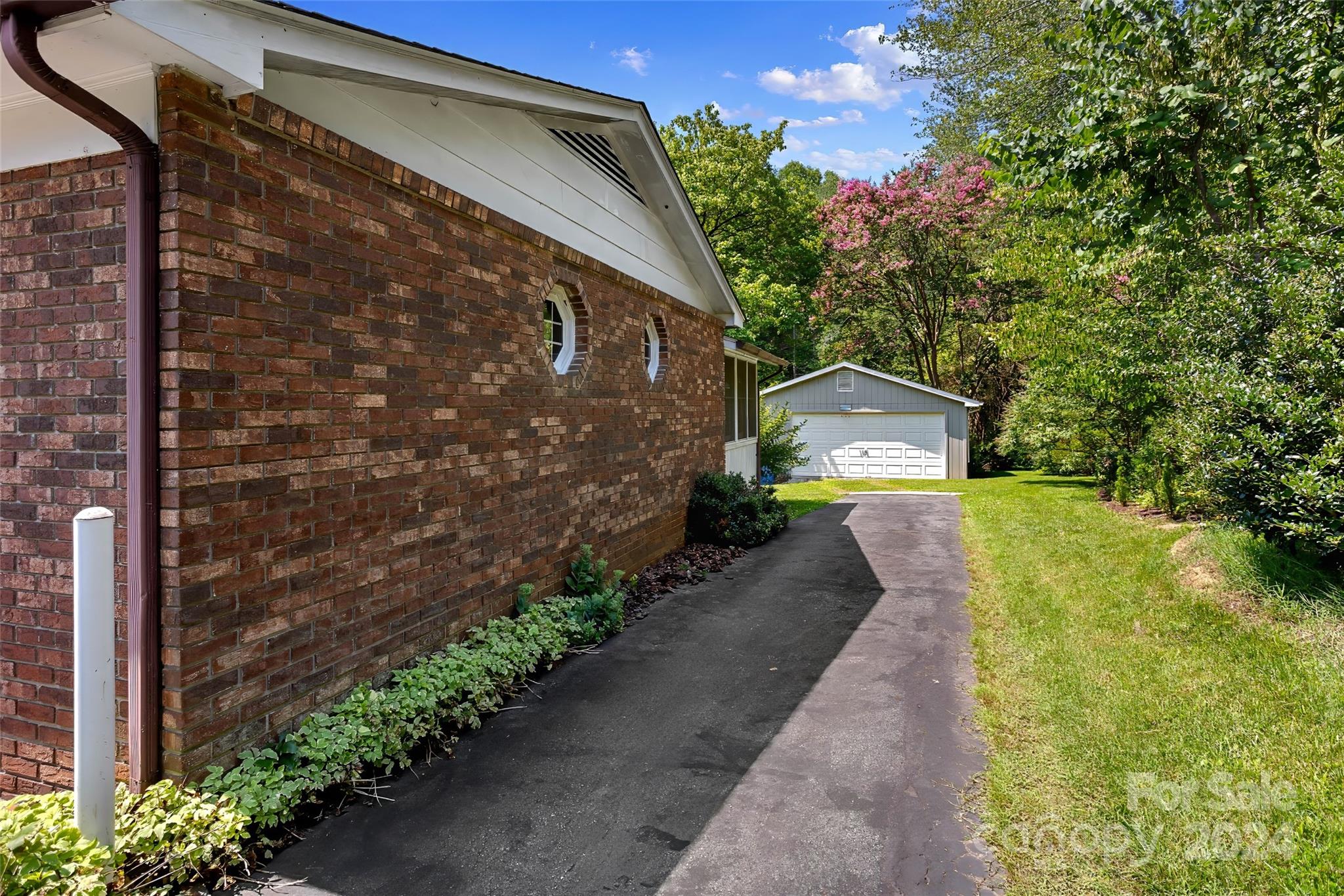 45 Cub Road Asheville, NC 28806 - Photo 38 of 46 a front view of a house with a yard