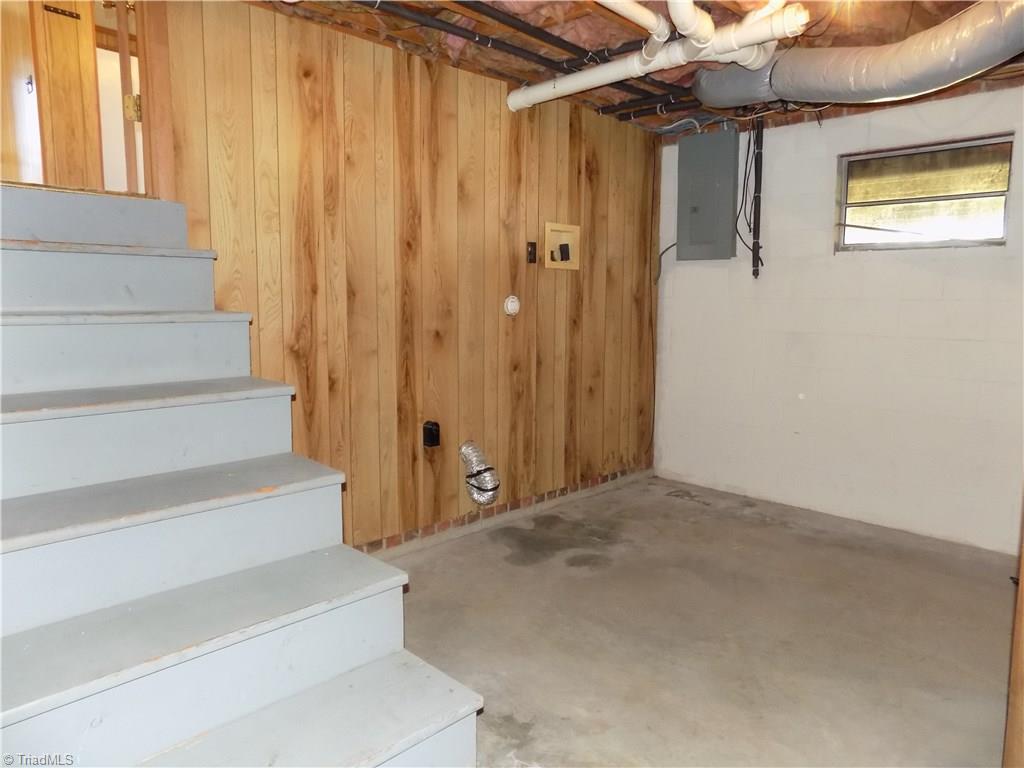 3104 Tyro Road Lexington, NC 27295 - Photo 26 of 28 Laundry area.