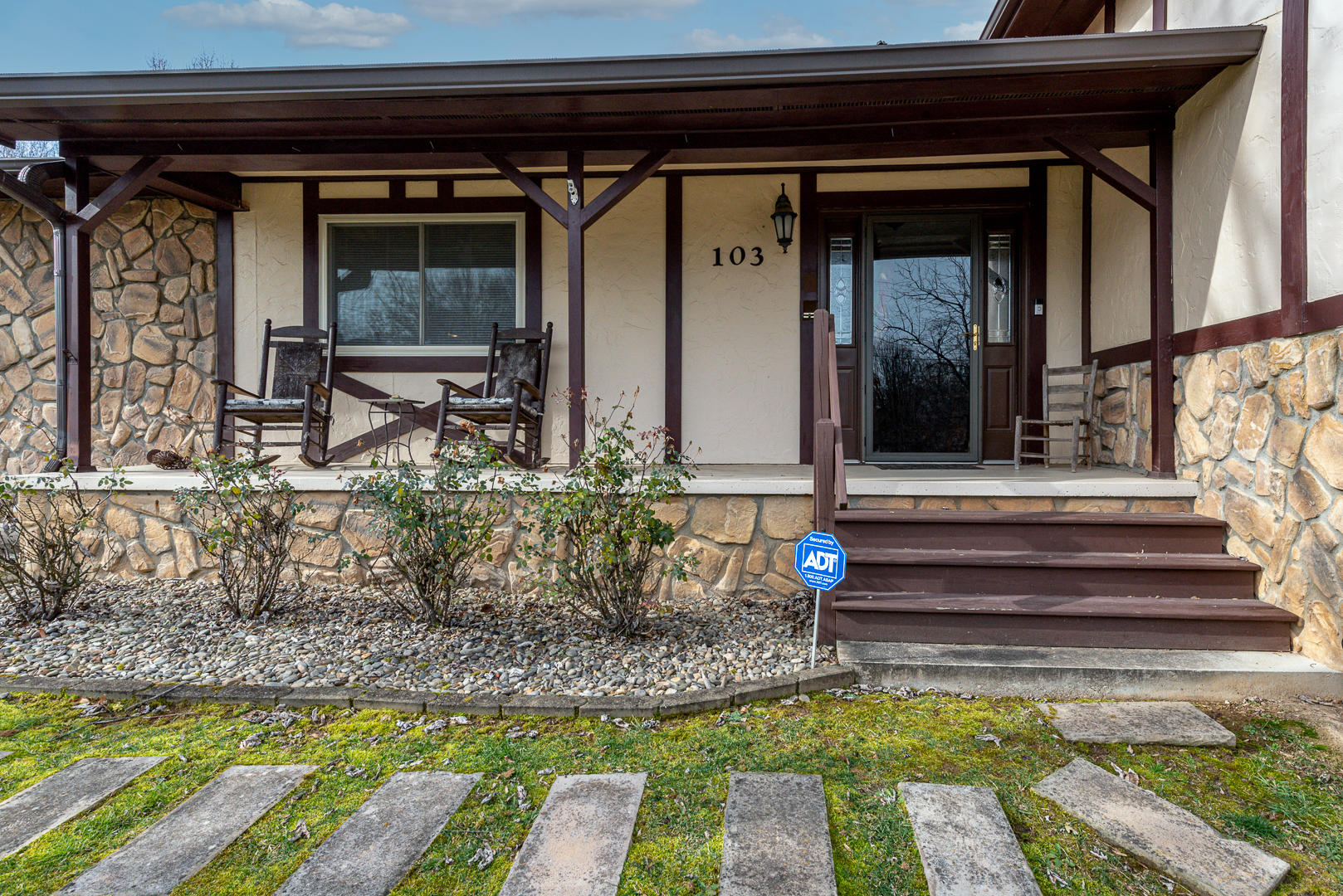103 Candora Road Maryville, TN 37804 - Photo 2 of 28 DSC_8304-Edit
