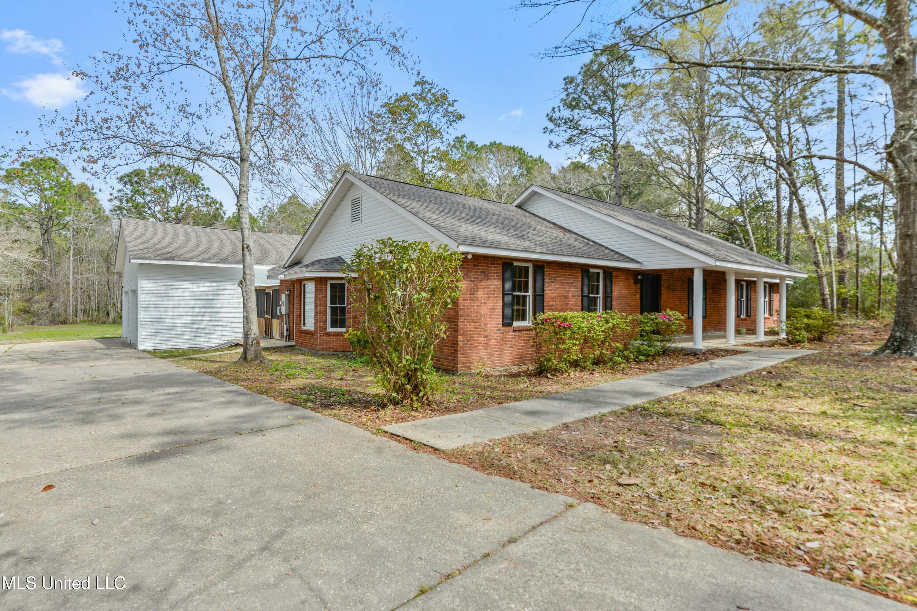 7524 Lakeridge Drive Ocean Springs, MS 39564 - Photo 1 of 41 tempImagerkeX0h