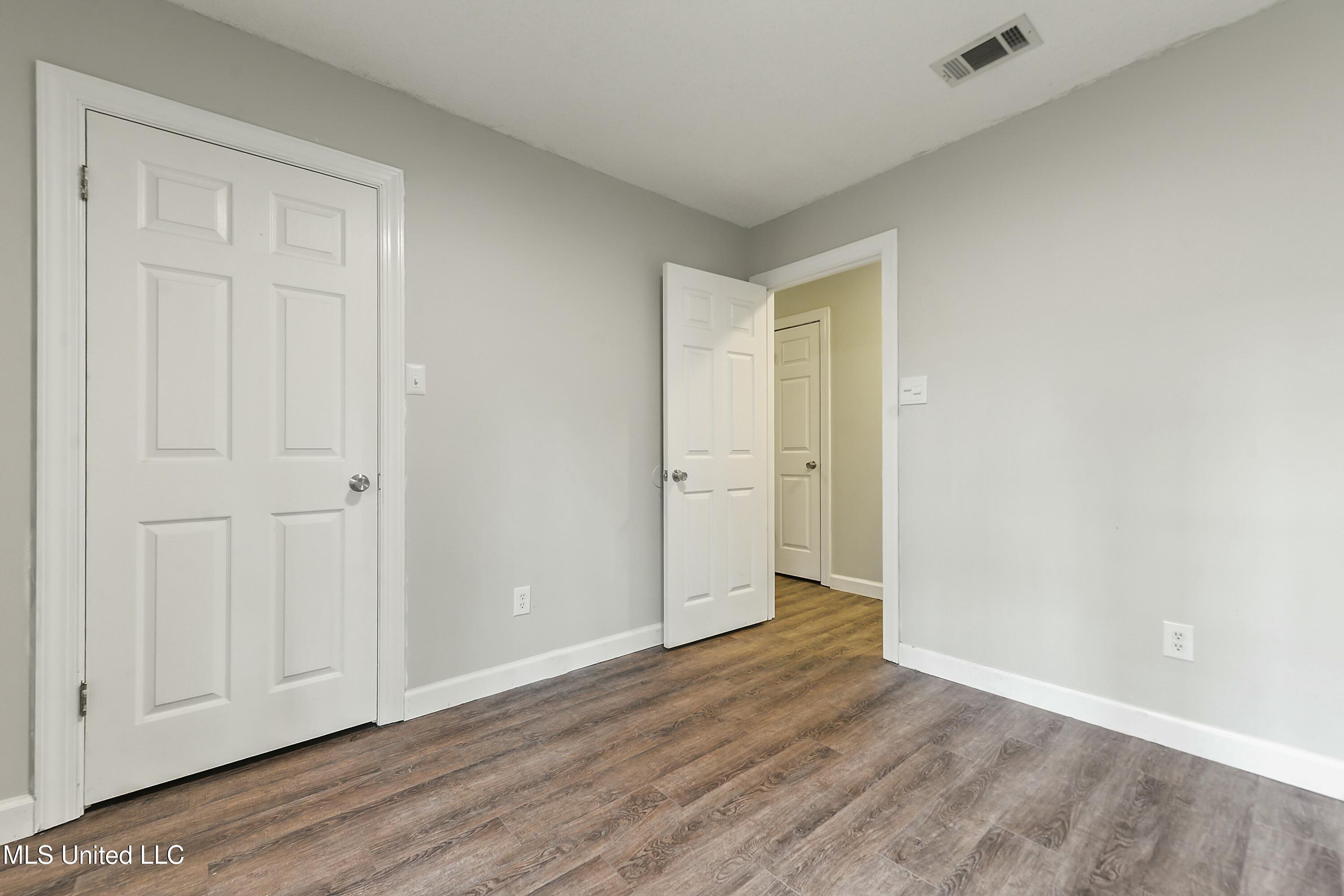 7524 Lakeridge Drive Ocean Springs, MS 39564 - Photo 19 of 41 tempImageXS1TlB