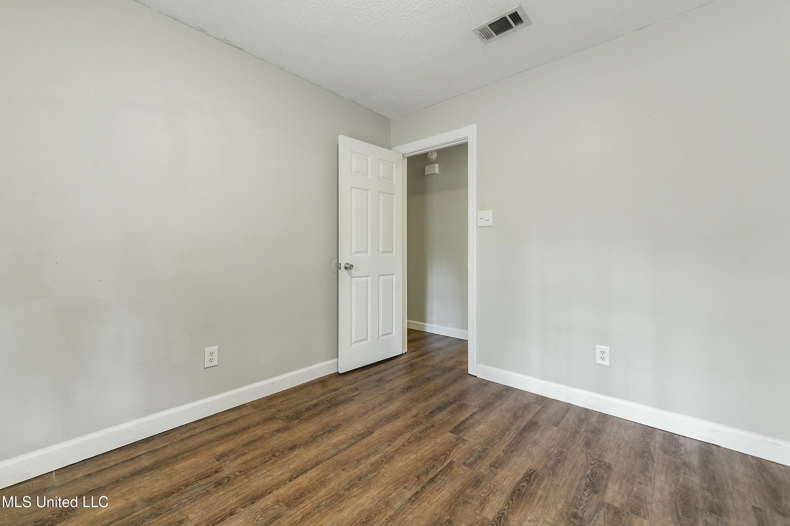 7524 Lakeridge Drive Ocean Springs, MS 39564 - Photo 23 of 41 tempImagecjQajq