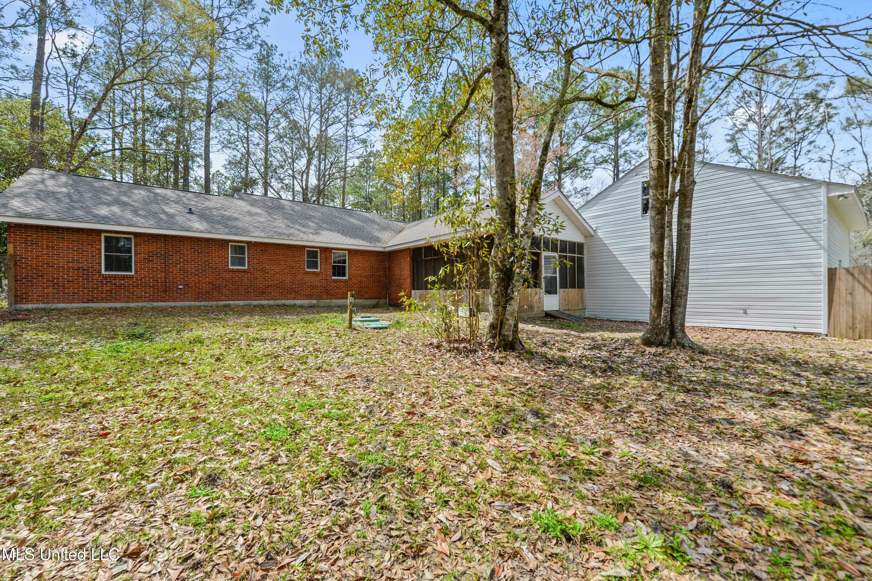 7524 Lakeridge Drive Ocean Springs, MS 39564 - Photo 32 of 41 tempImagetkpuGD
