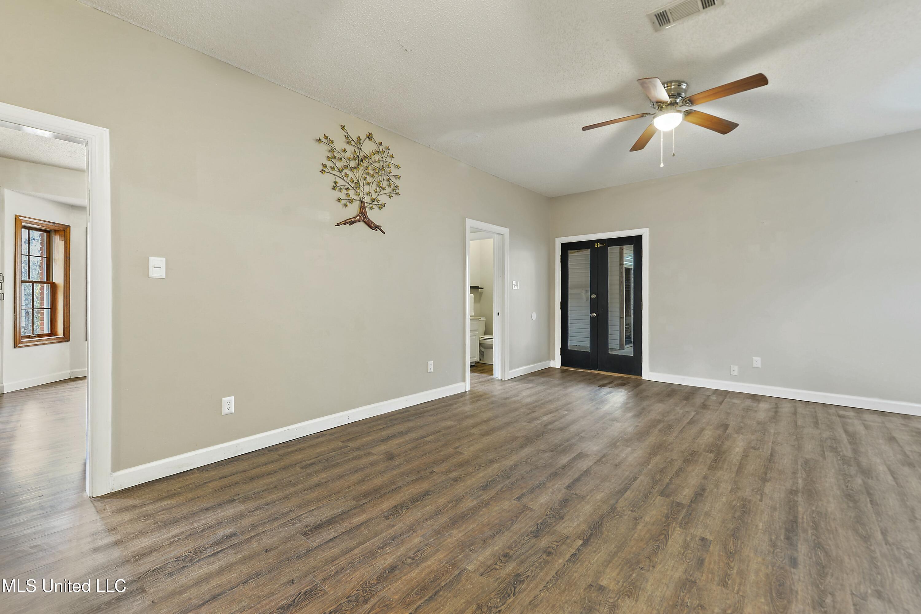 7524 Lakeridge Drive Ocean Springs, MS 39564 - Photo 6 of 41 tempImageF6t55z