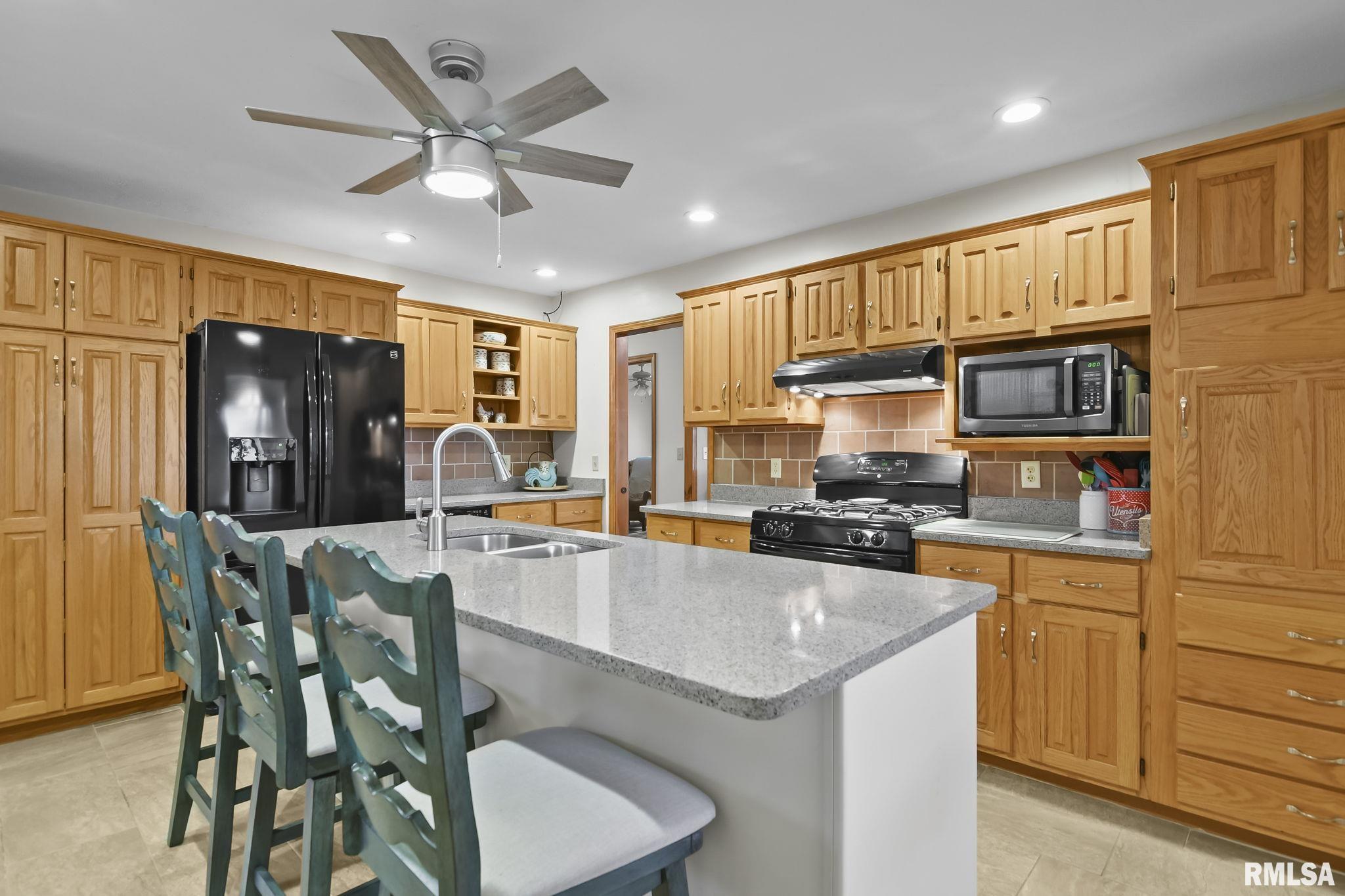 4300 Benjamin Drive Springfield, IL 62703 - Photo 13 of 36