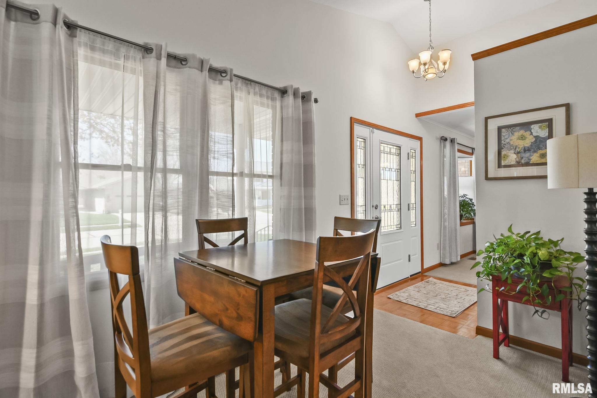 4300 Benjamin Drive Springfield, IL 62703 - Photo 8 of 36