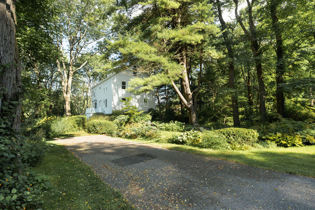 45 Pepperrell Road Kittery Point, ME 03905 - Photo 4 of 36 Parking area