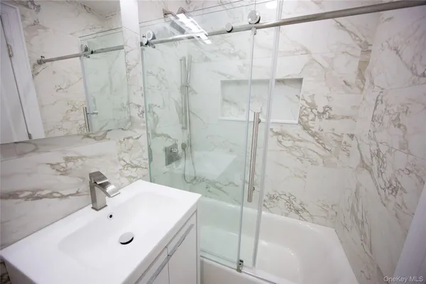 $399,000 | 85 South Centre Avenue, Unit A20, Rockville Centre, NY 11570
