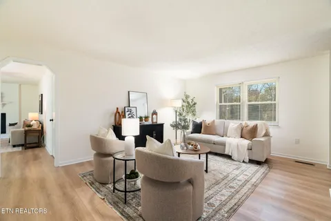 $400,000 | 520 Harrow Road, Knoxville, TN 37934