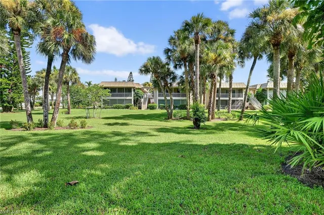 $2,300 | 1549 Sandpiper Street, Unit 36, Naples, FL 34102