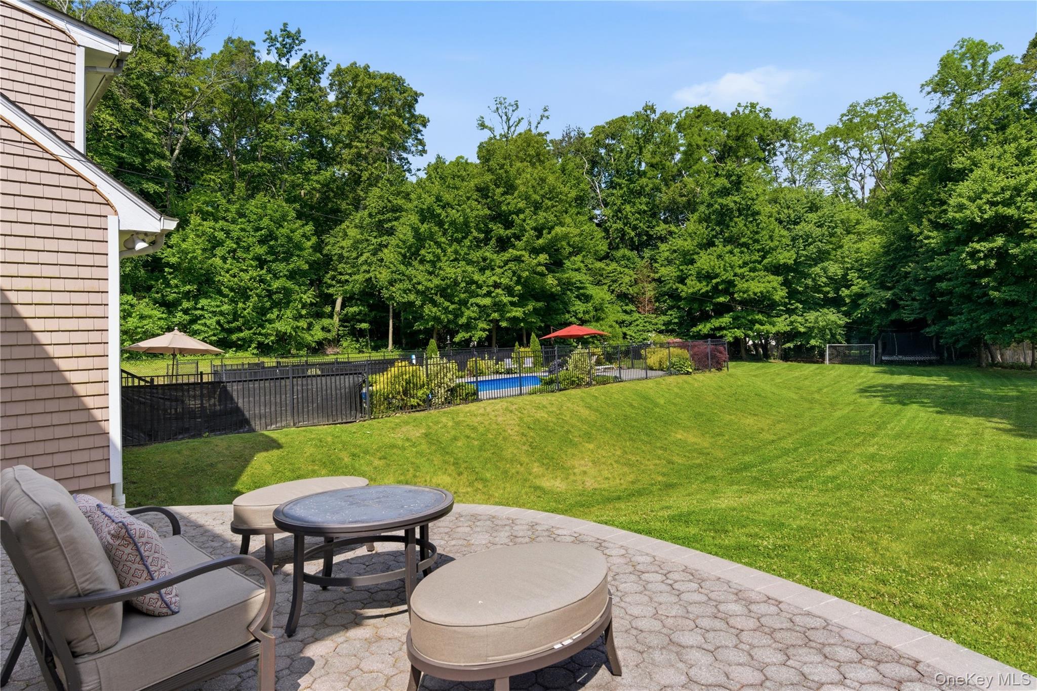 431 Woodbury Road Cold Spring Harbor, NY 11724 - Photo 22 of 26