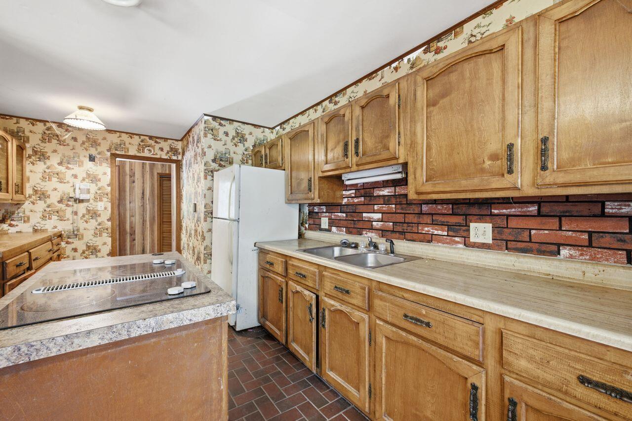 392 Foss Road Limerick, ME 04048 - Photo 11 of 55 Kitchen