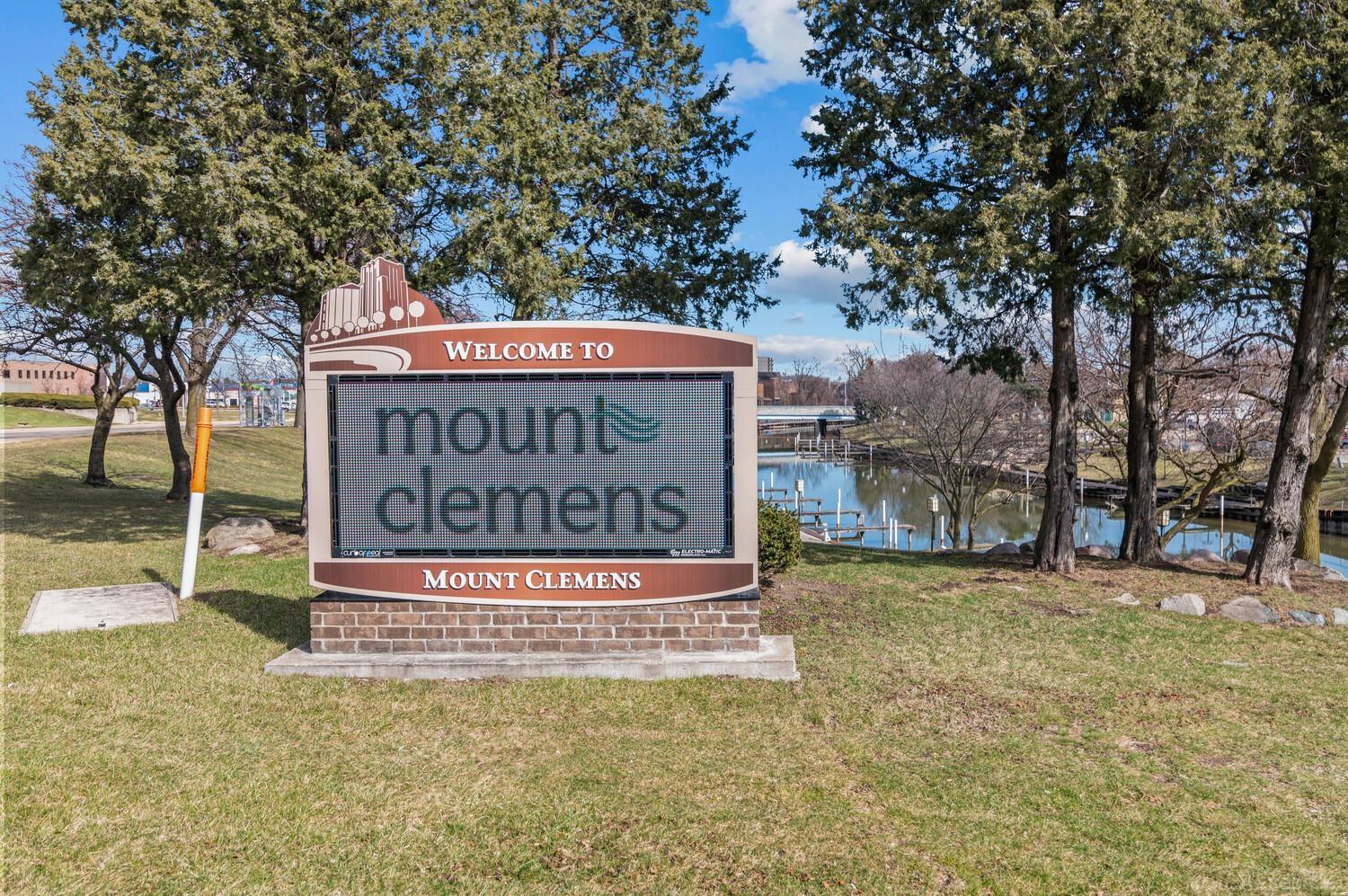 39 Riverside Drive Mount Clemens, MI 48043 - Photo 33 of 39 50135794-9a6ac602-d877-457d-b41e-ec990399e592.JPG