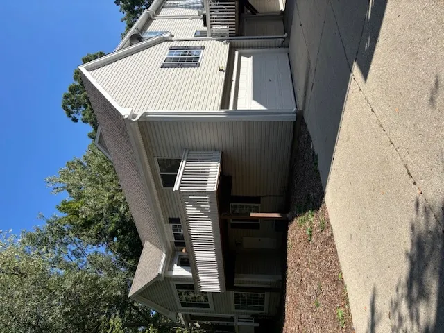 $2,200 | 301 West Treehouse Lane, Unit 301, Round Lake, IL 60073