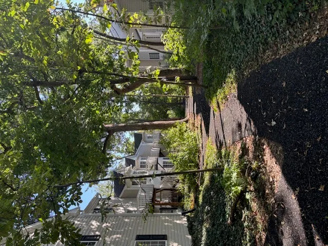 $2,200 | 301 West Treehouse Lane, Unit 301, Round Lake, IL 60073