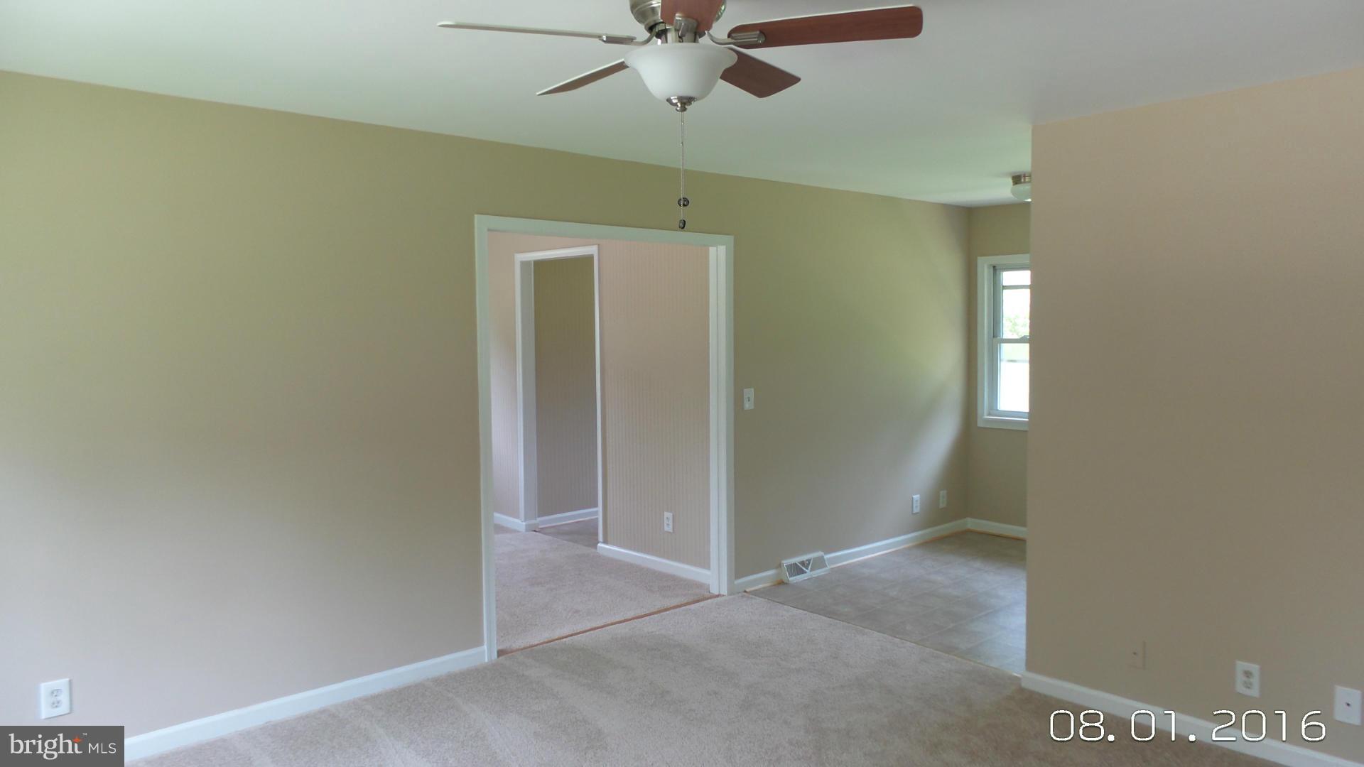 1116 Poplar Road Stafford, VA 22556 - Photo 2 of 20 Living Room