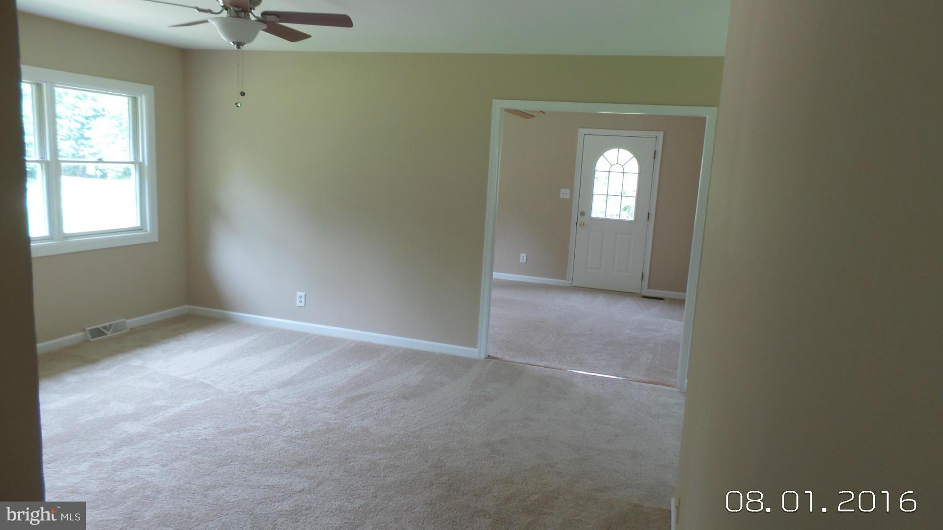 1116 Poplar Road Stafford, VA 22556 - Photo 14 of 20 Living Room