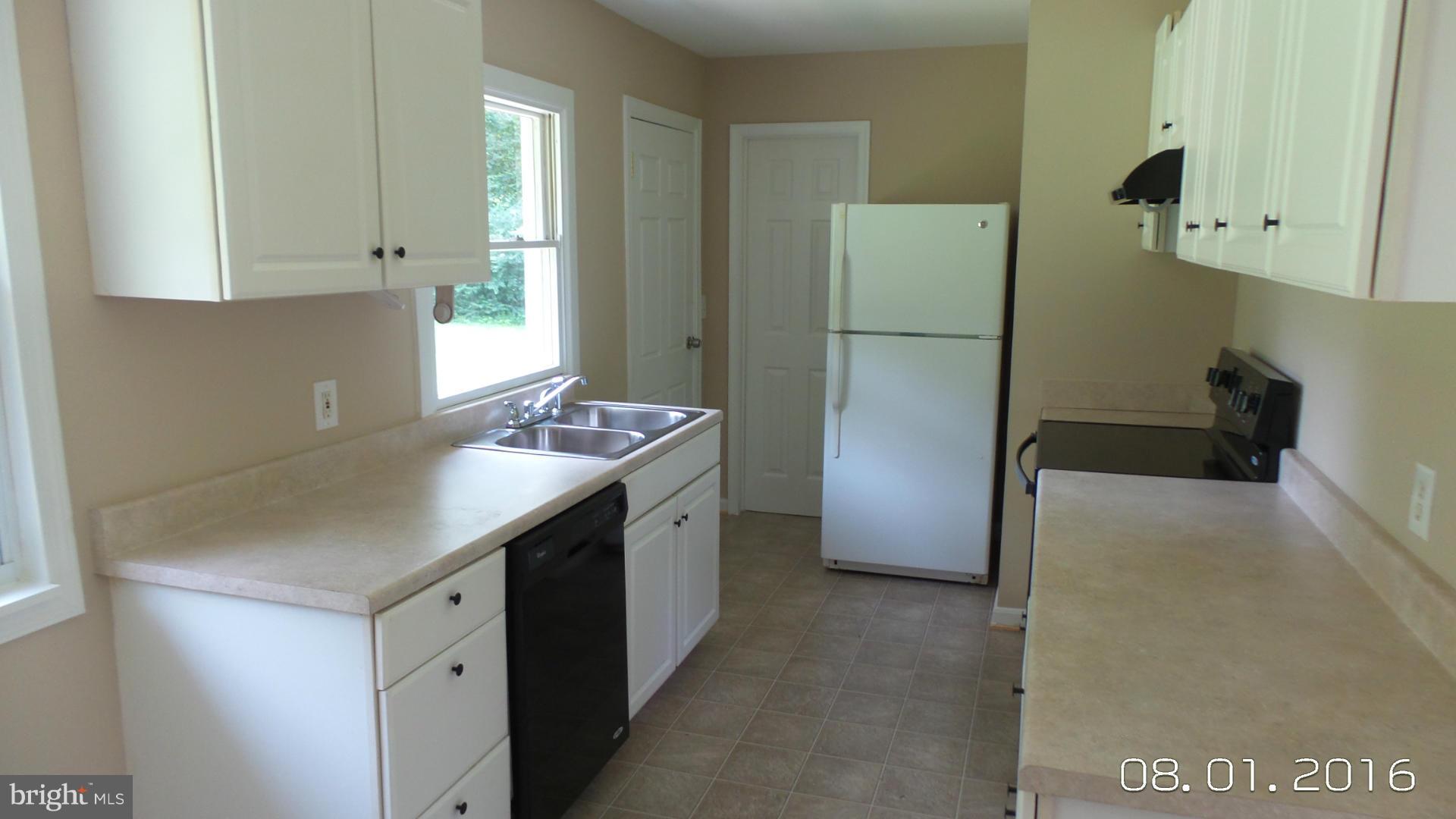 1116 Poplar Road Stafford, VA 22556 - Photo 3 of 20 Kitchen