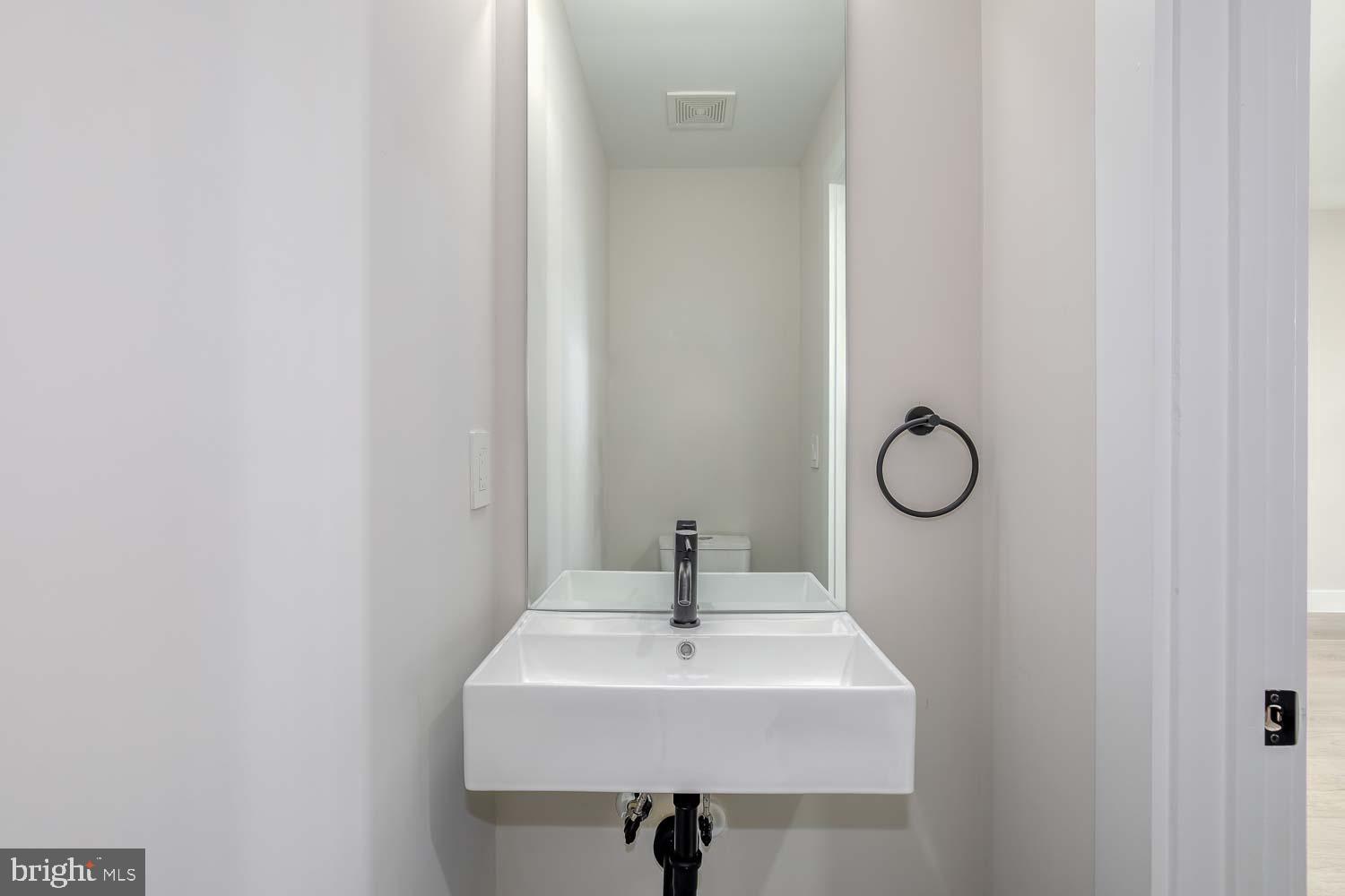 722 Kenyon Street Northwest, Unit 3 Washington, DC 20010 - Photo 13 of 56