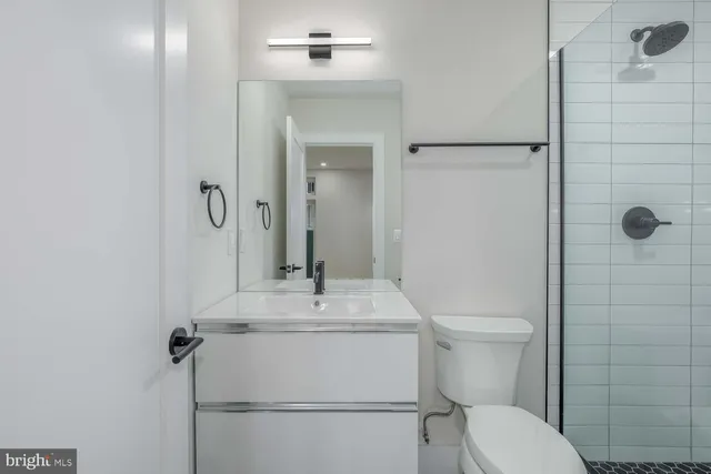 $4,850 | 722 Kenyon Street Northwest, Unit 3, Washington, DC 20010