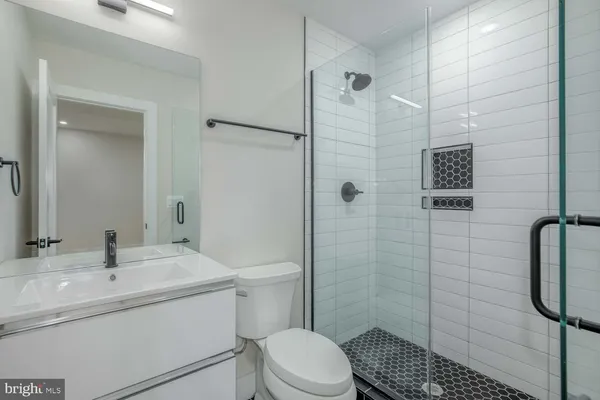 $4,850 | 722 Kenyon Street Northwest, Unit 3, Washington, DC 20010