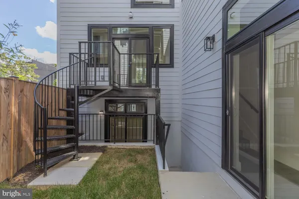 $4,850 | 722 Kenyon Street Northwest, Unit 3, Washington, DC 20010