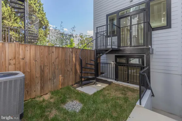 $4,850 | 722 Kenyon Street Northwest, Unit 3, Washington, DC 20010