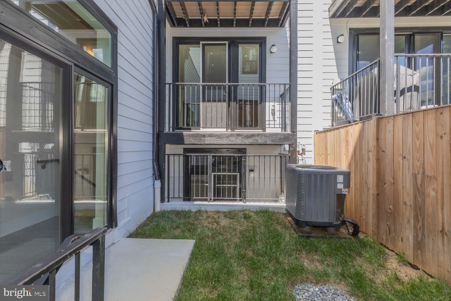 722 Kenyon Street Northwest, Unit 3 Washington, DC 20010 - Photo 29 of 56