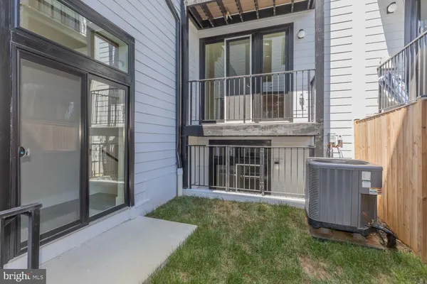 $4,850 | 722 Kenyon Street Northwest, Unit 3, Washington, DC 20010