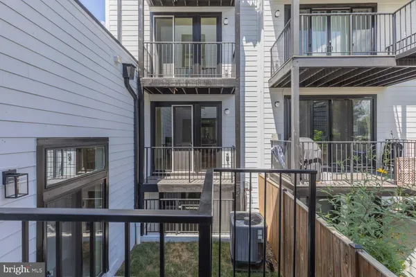 $4,850 | 722 Kenyon Street Northwest, Unit 3, Washington, DC 20010
