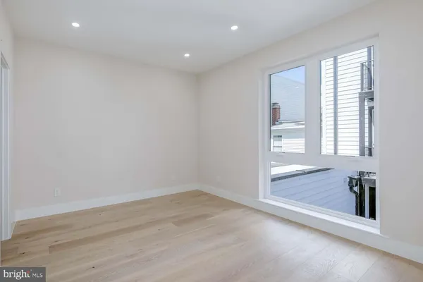 $4,850 | 722 Kenyon Street Northwest, Unit 3, Washington, DC 20010