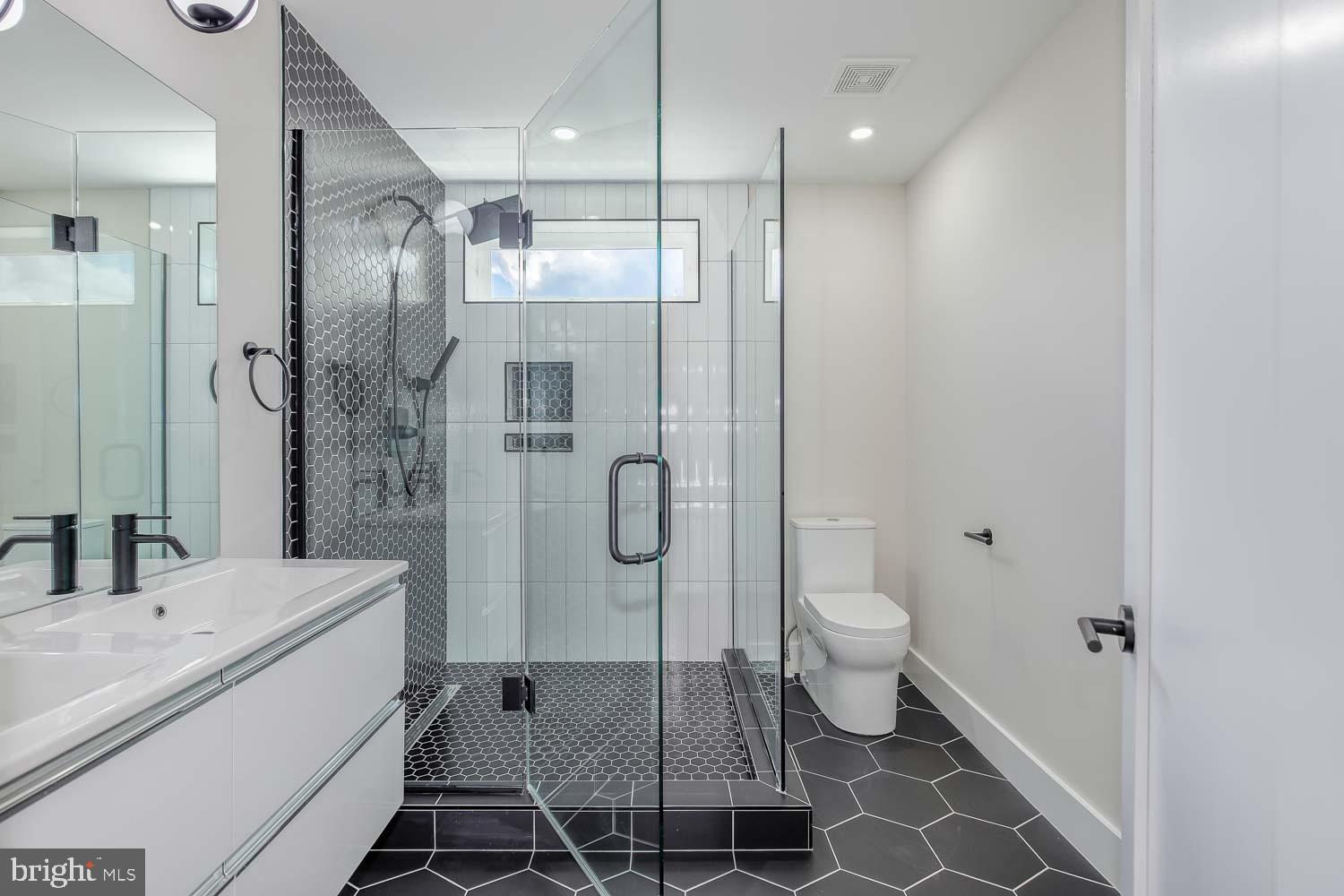 722 Kenyon Street Northwest, Unit 3 Washington, DC 20010 - Photo 40 of 56