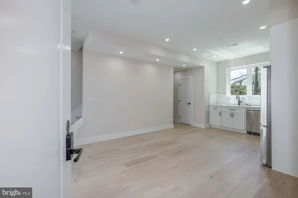 $4,850 | 722 Kenyon Street Northwest, Unit 3, Washington, DC 20010