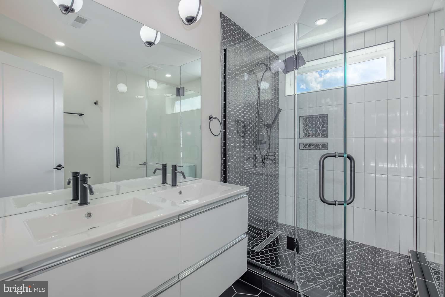 722 Kenyon Street Northwest, Unit 3 Washington, DC 20010 - Photo 41 of 56